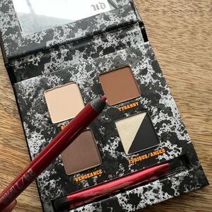 NEW 🖤 Limited Edition Pulp Fiction Palette & Lip Pencil by Urban Decay